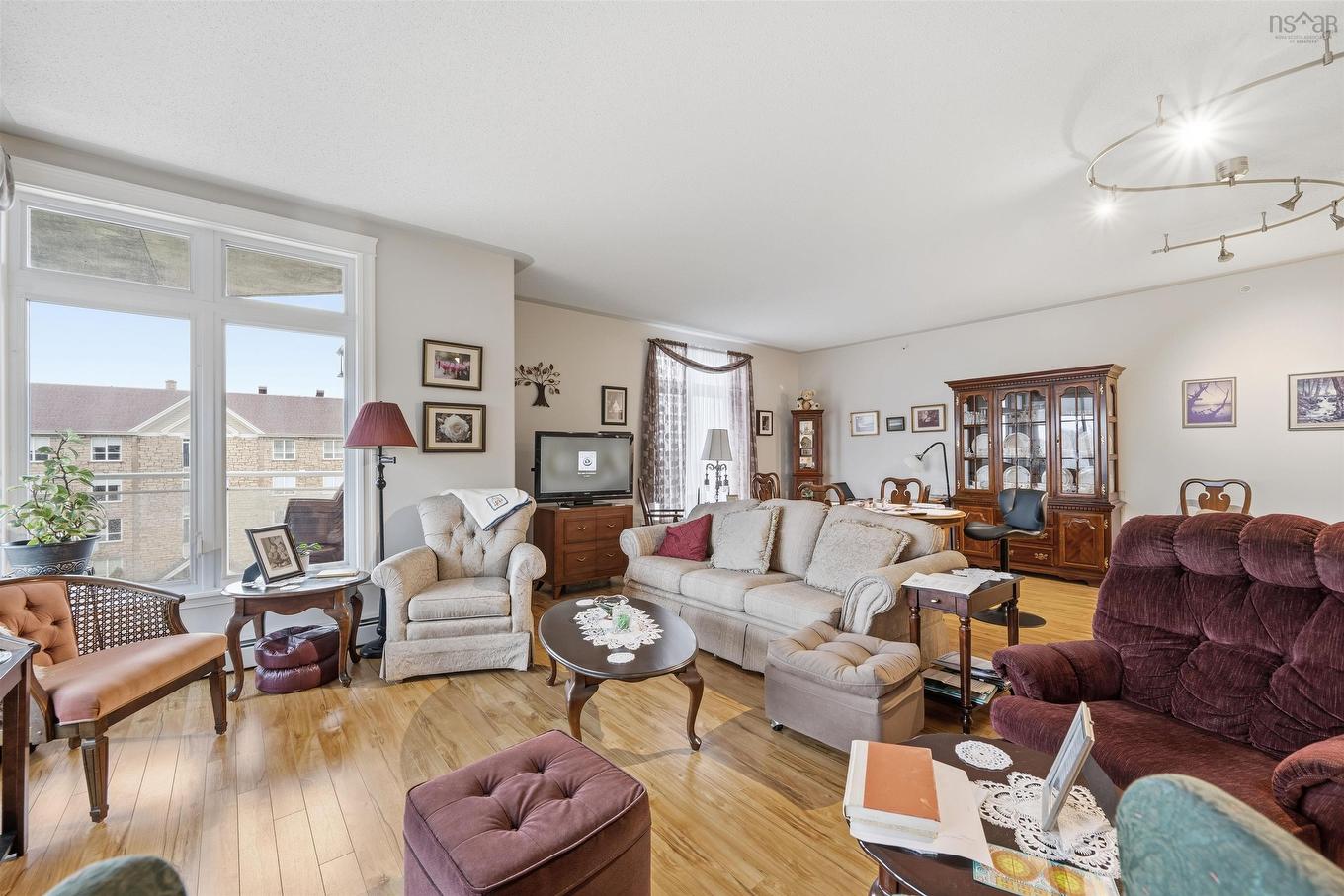 410 202 Walter Havil Drive, Halifax, NS - Indoor Photo Showing Living Room