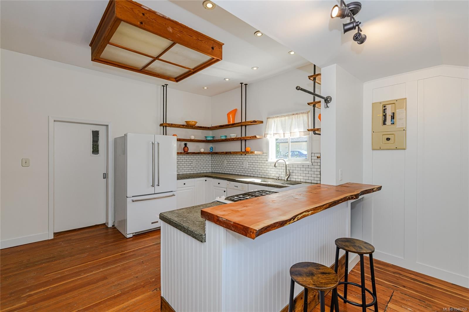 9899 Maple St, Chemainus, BC