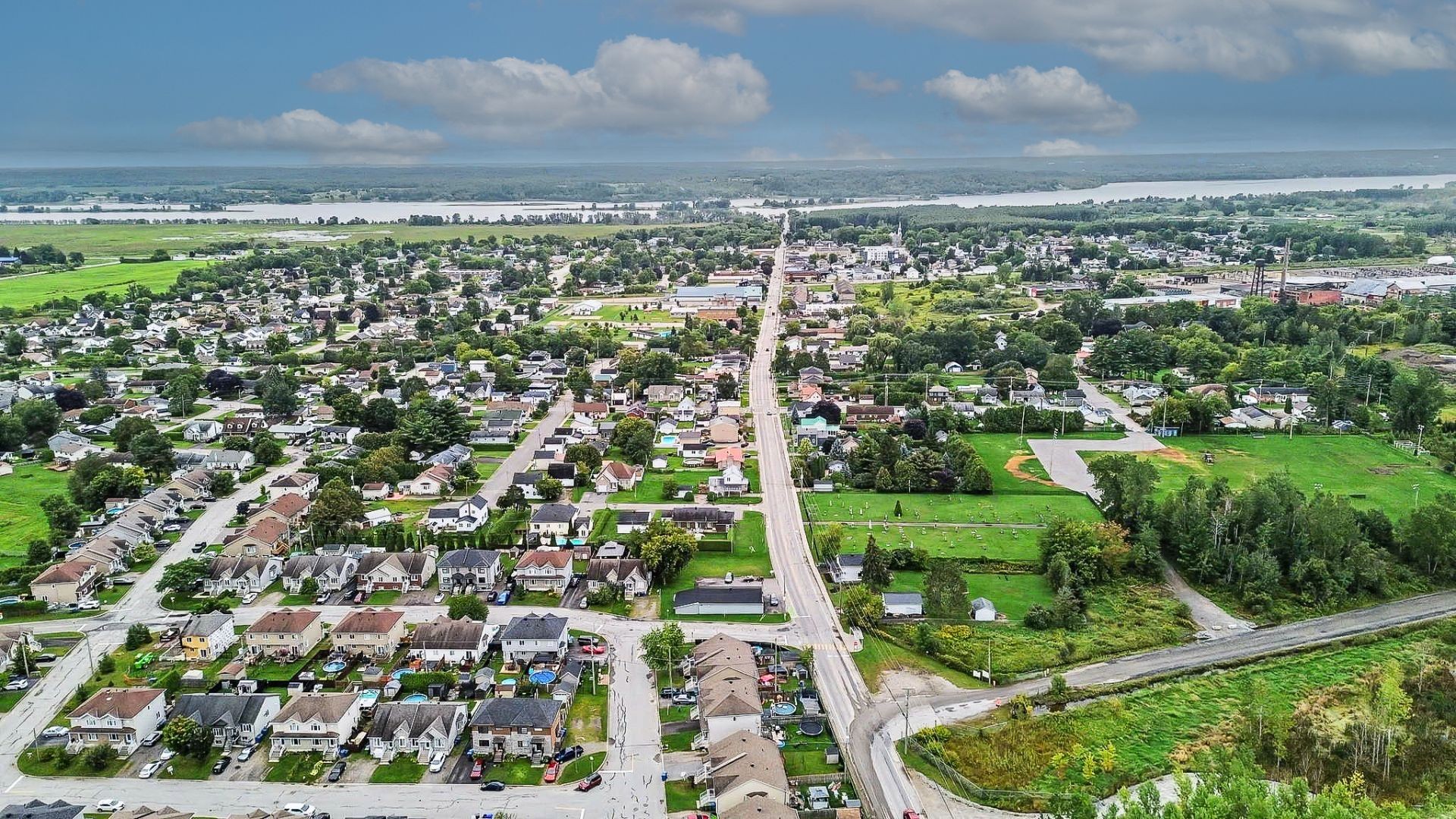 Exterior - 288 Rue Galipeau, Thurso, QC - Outdoor With View