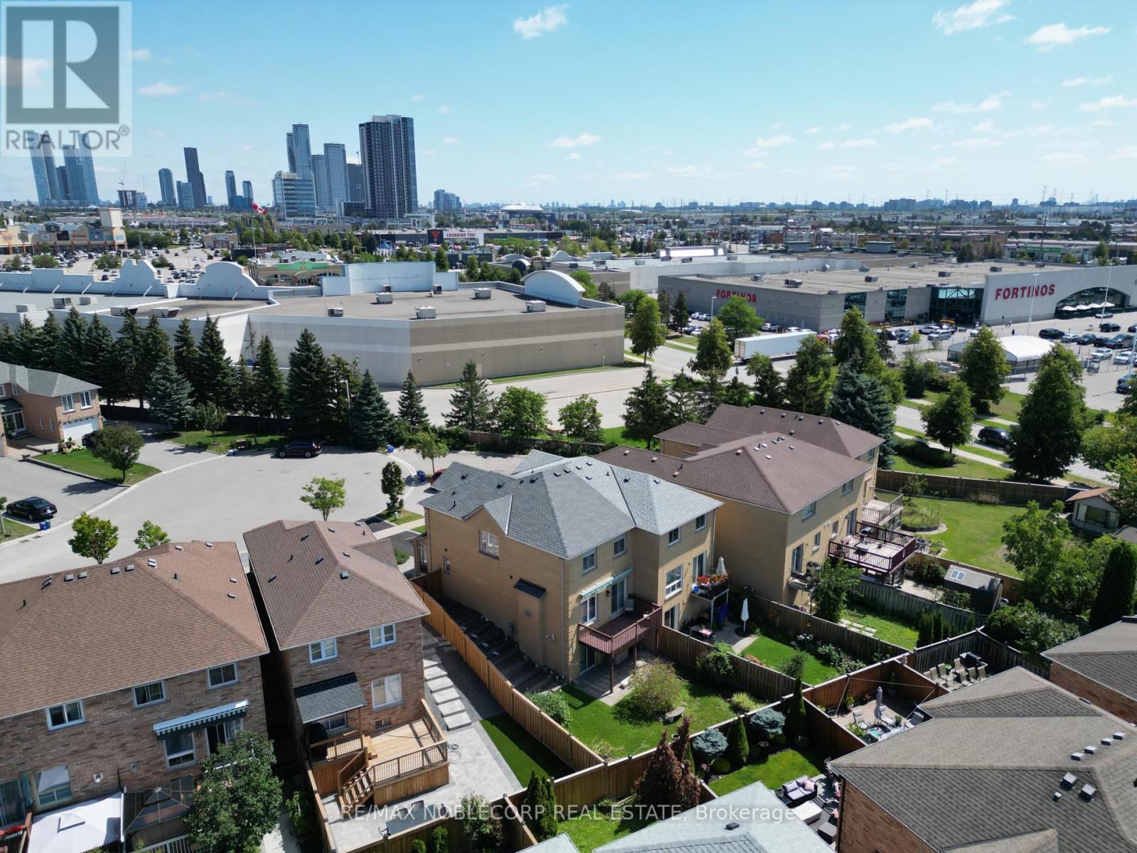 Backyard, facing North East - 28 Opera Place, Vaughan, ON