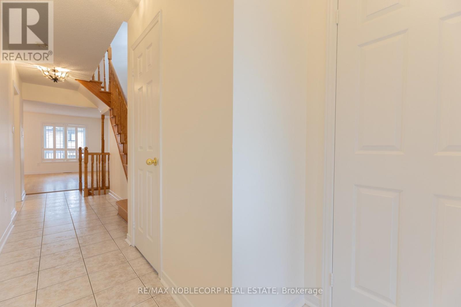 Front Entrance & Foyer - 28 Opera Place, Vaughan, ON