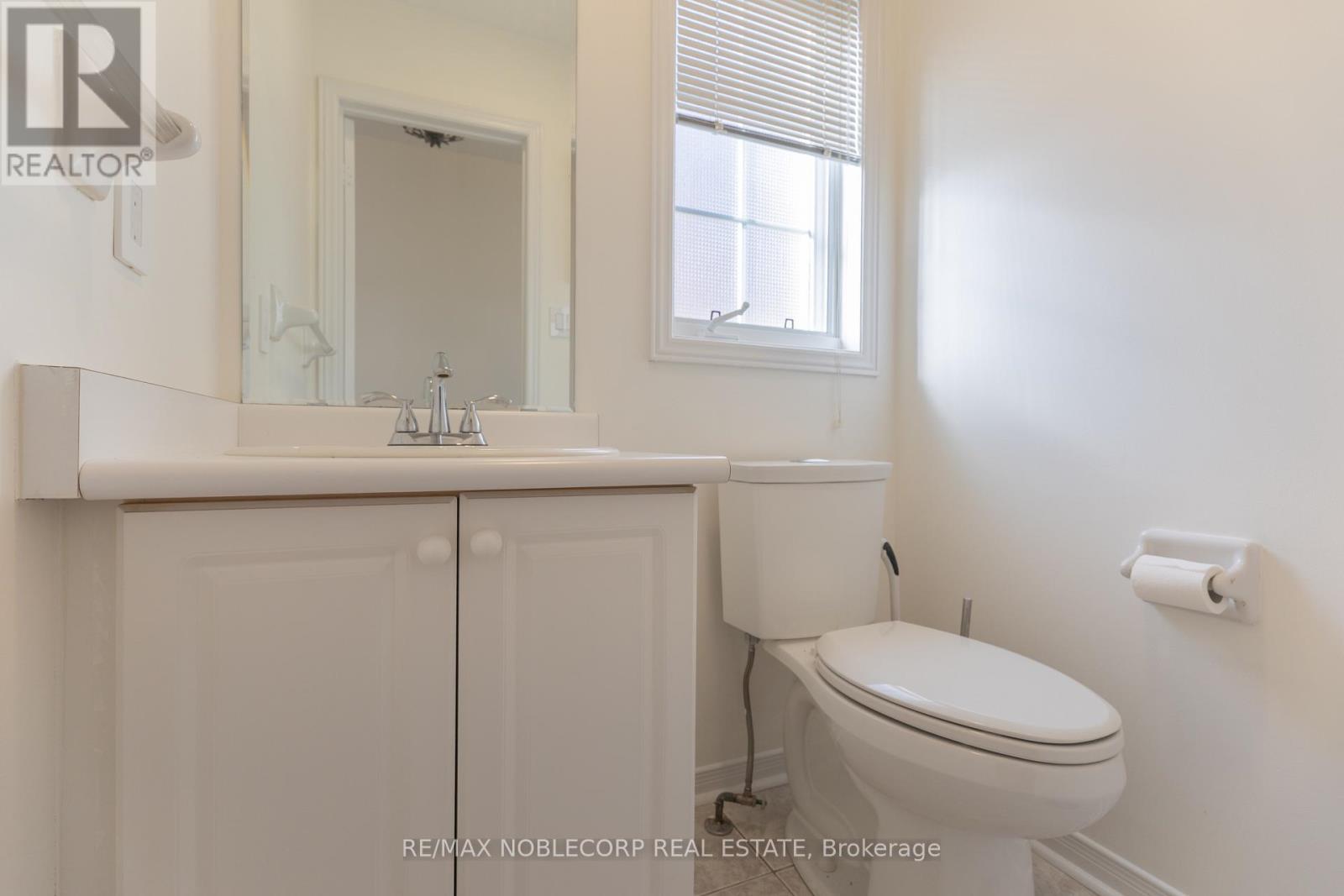 Main Floor Powder Room - 28 Opera Place, Vaughan, ON