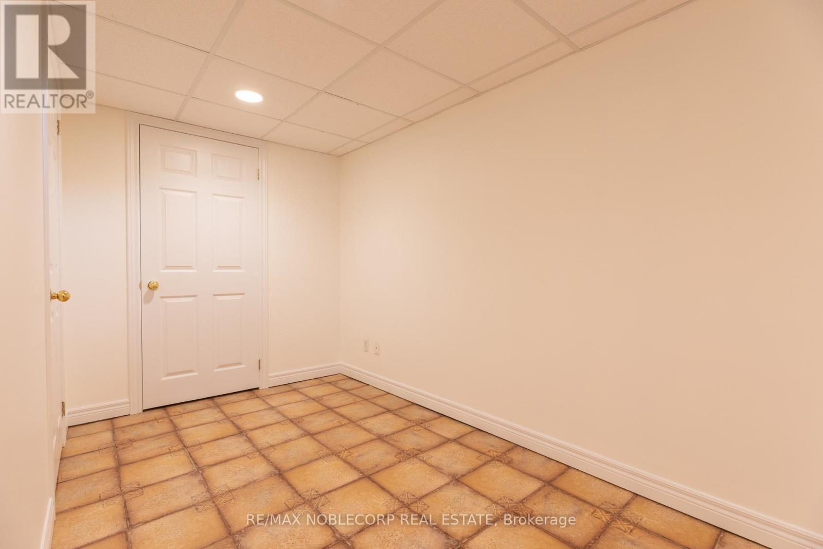 Basement Landing & Cold Room - 28 Opera Place, Vaughan, ON