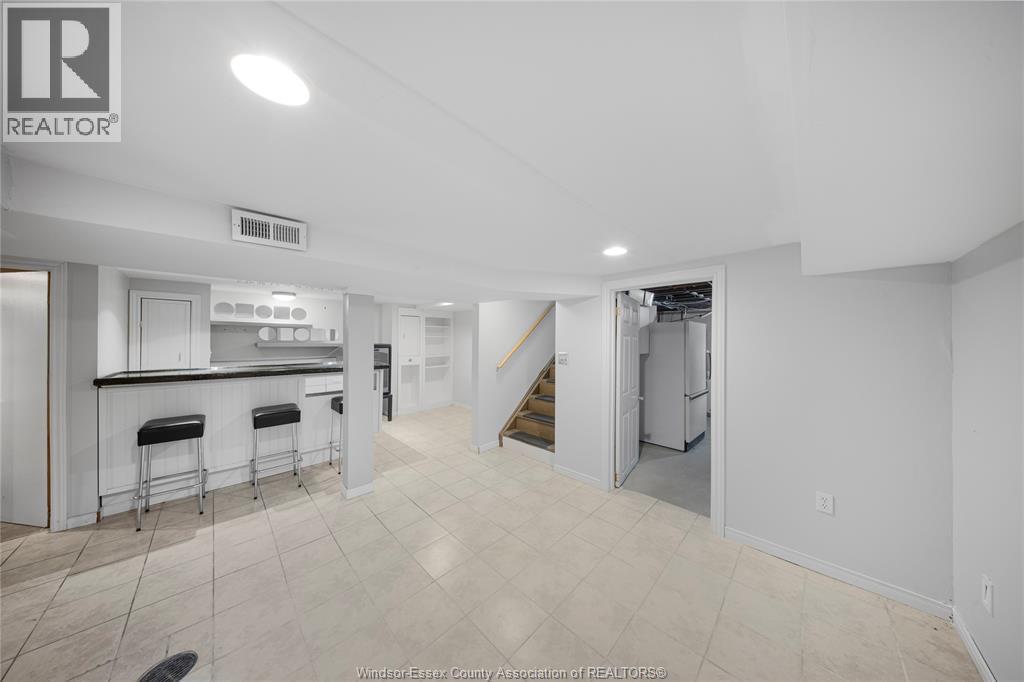 3130 Academy Drive, Windsor, ON - Indoor Photo Showing Other Room