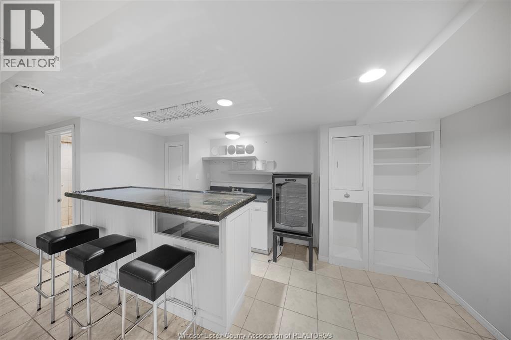 3130 Academy Drive, Windsor, ON - Indoor Photo Showing Other Room
