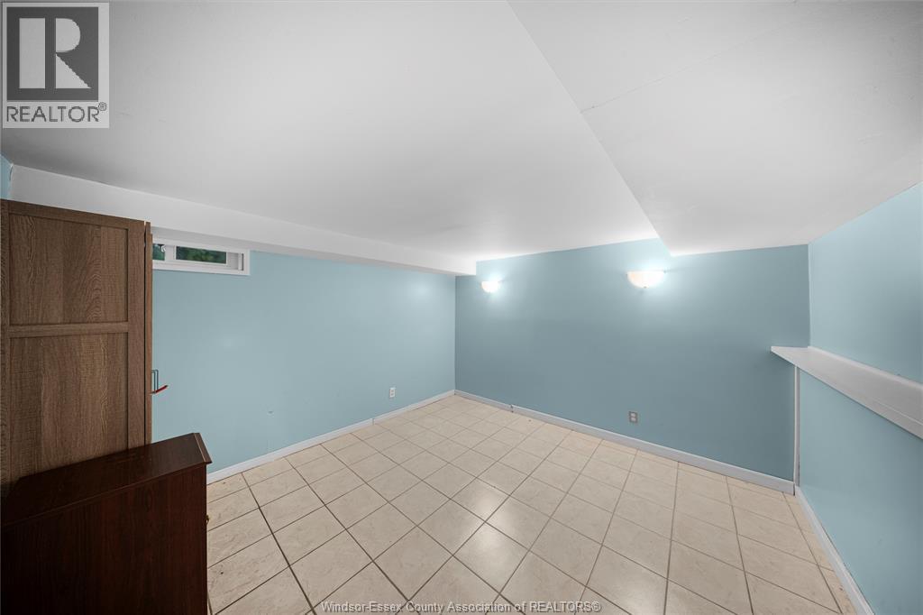 3130 Academy Drive, Windsor, ON - Indoor Photo Showing Other Room