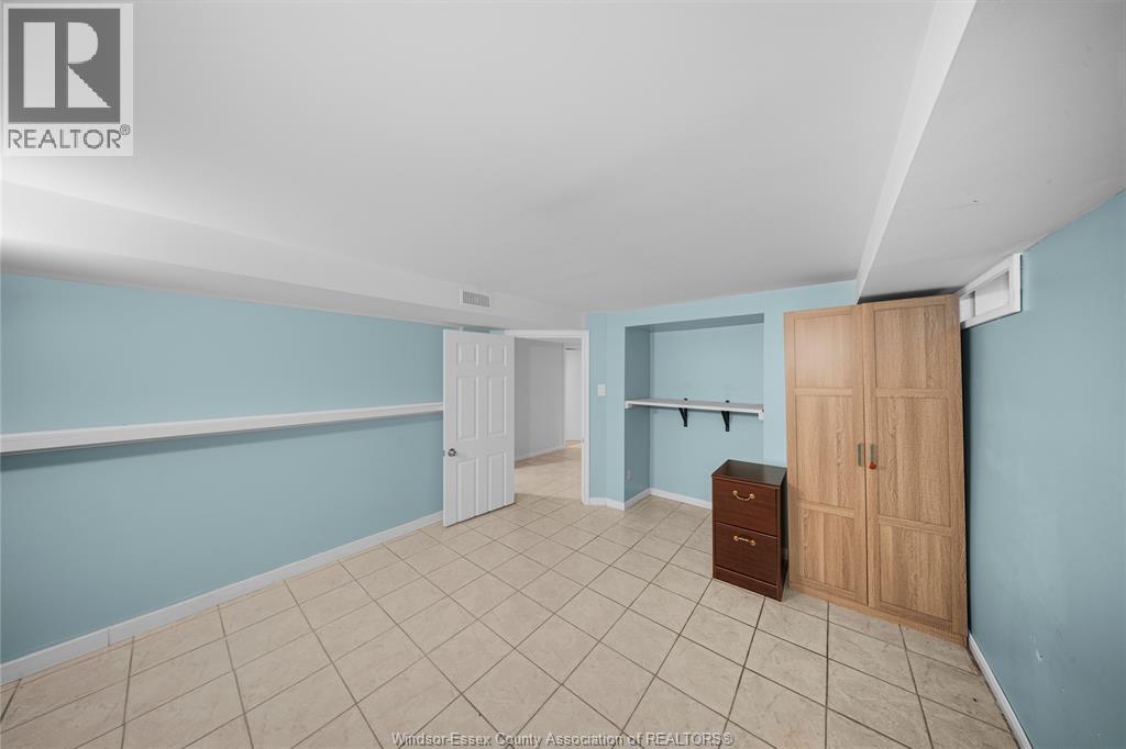 3130 Academy Drive, Windsor, ON - Indoor Photo Showing Other Room