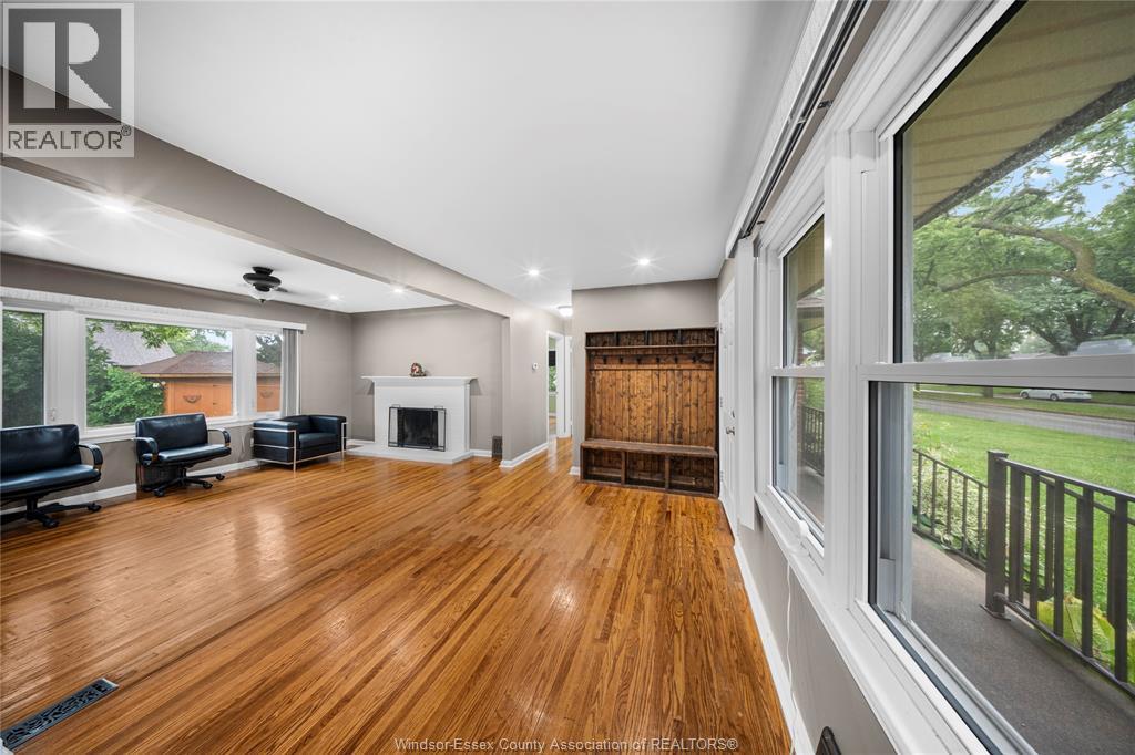 3130 Academy Drive, Windsor, ON - Indoor With Fireplace