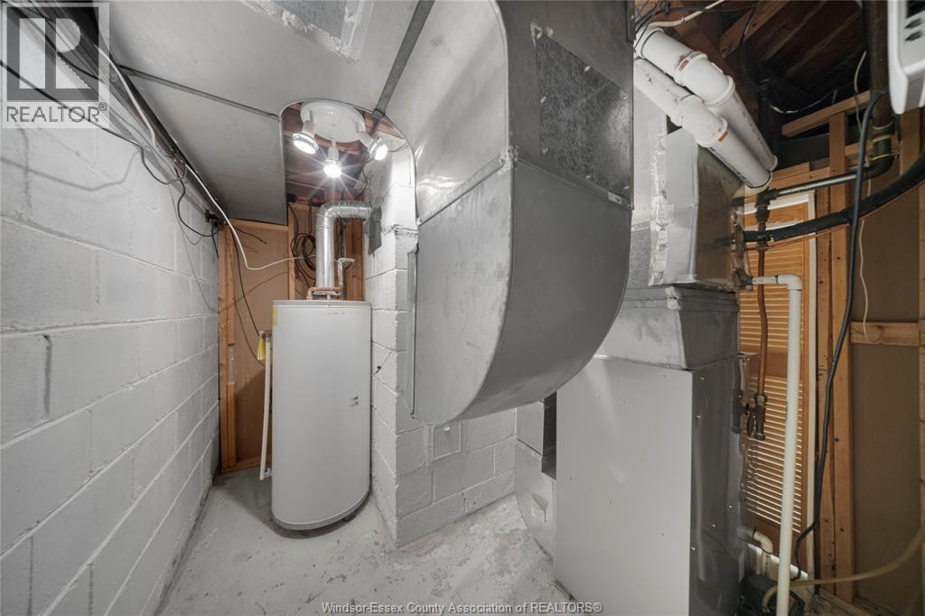 3130 Academy Drive, Windsor, ON - Indoor Photo Showing Basement