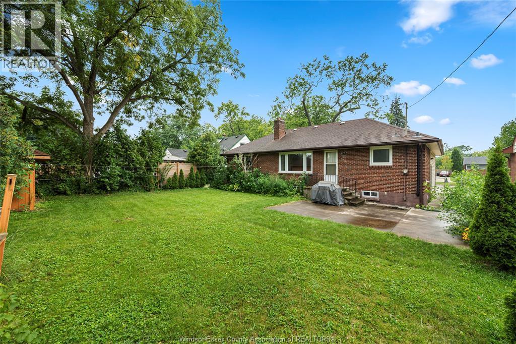3130 Academy Drive, Windsor, ON - Outdoor