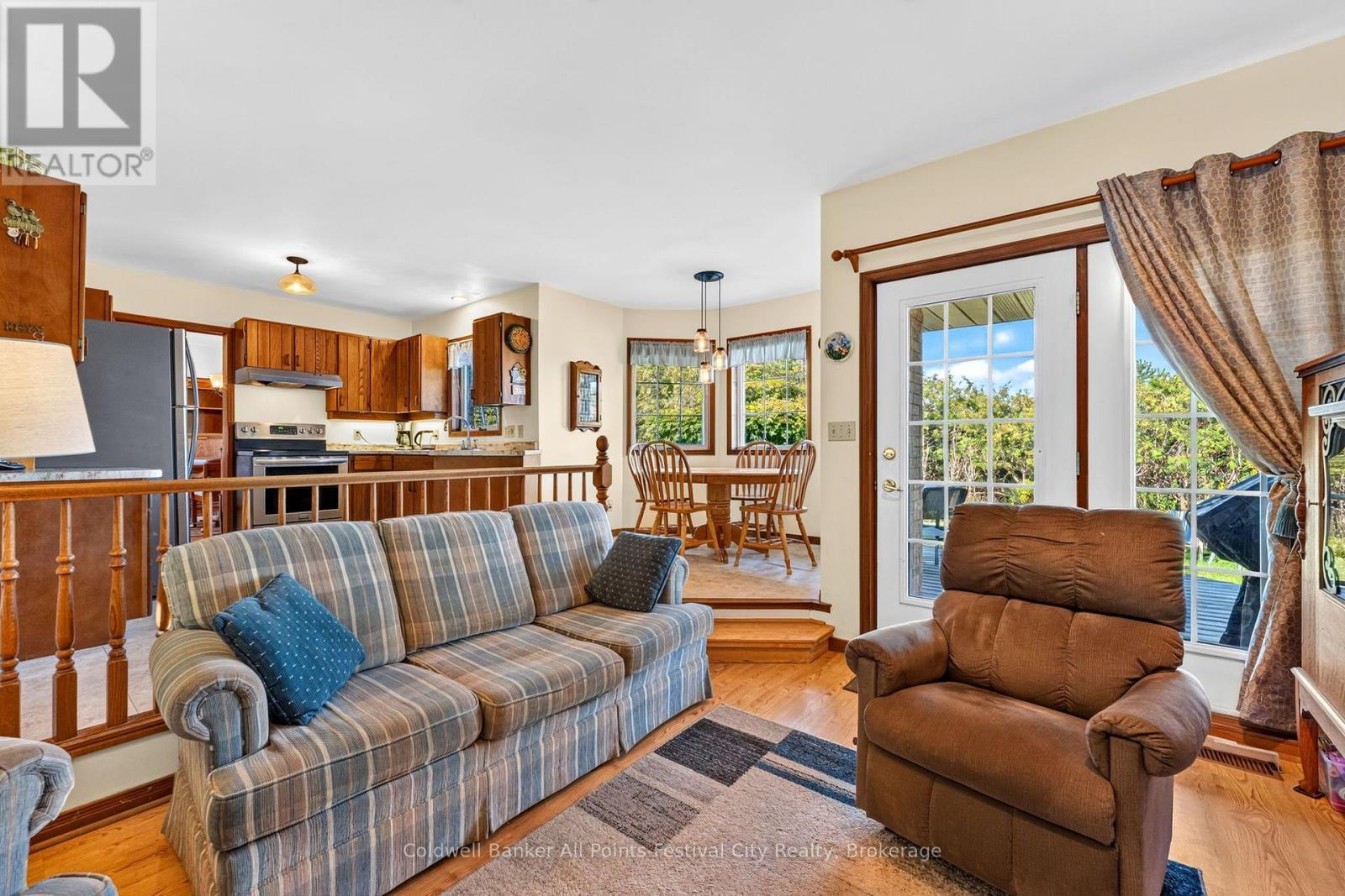 390 Eldon Street S, Goderich (Goderich (Town)), ON - Indoor Photo Showing Living Room