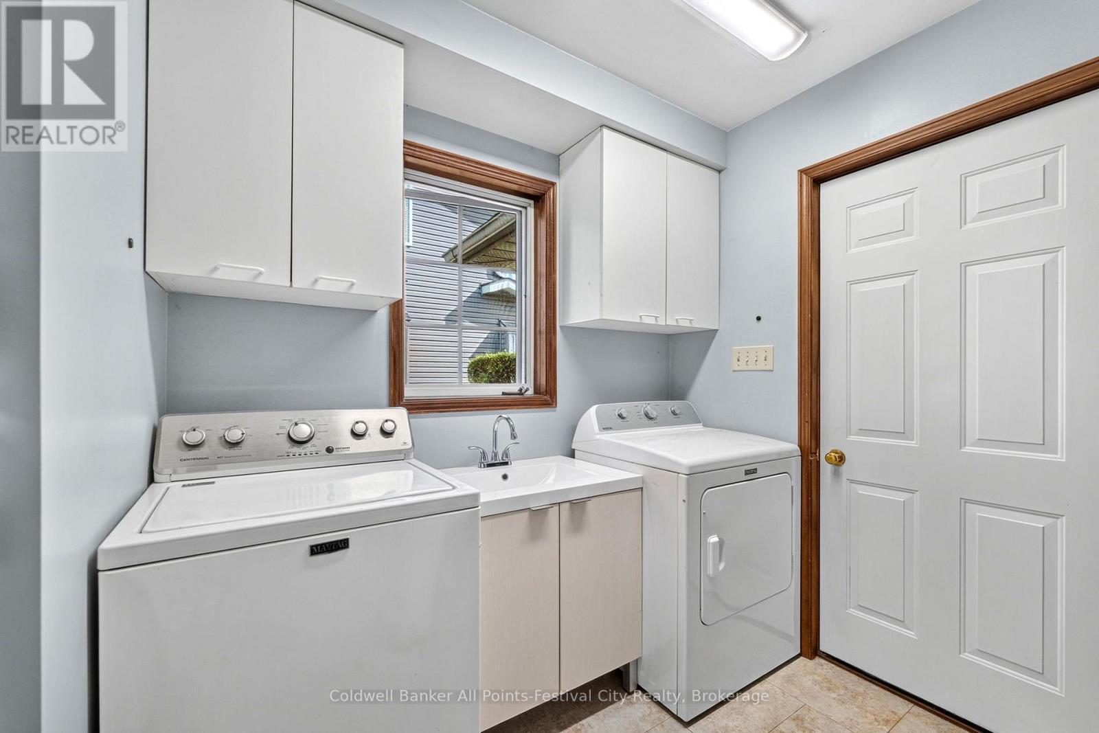 390 Eldon Street S, Goderich (Goderich (Town)), ON - Indoor Photo Showing Laundry Room