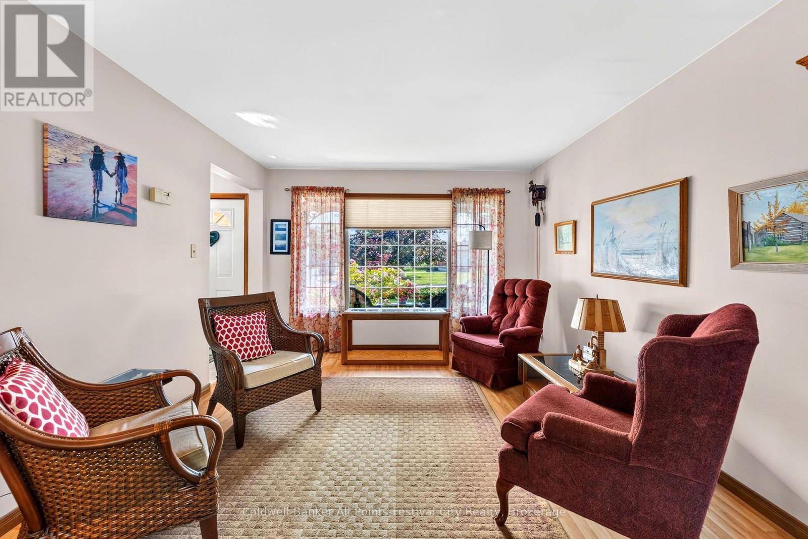 390 Eldon Street S, Goderich (Goderich (Town)), ON - Indoor Photo Showing Living Room