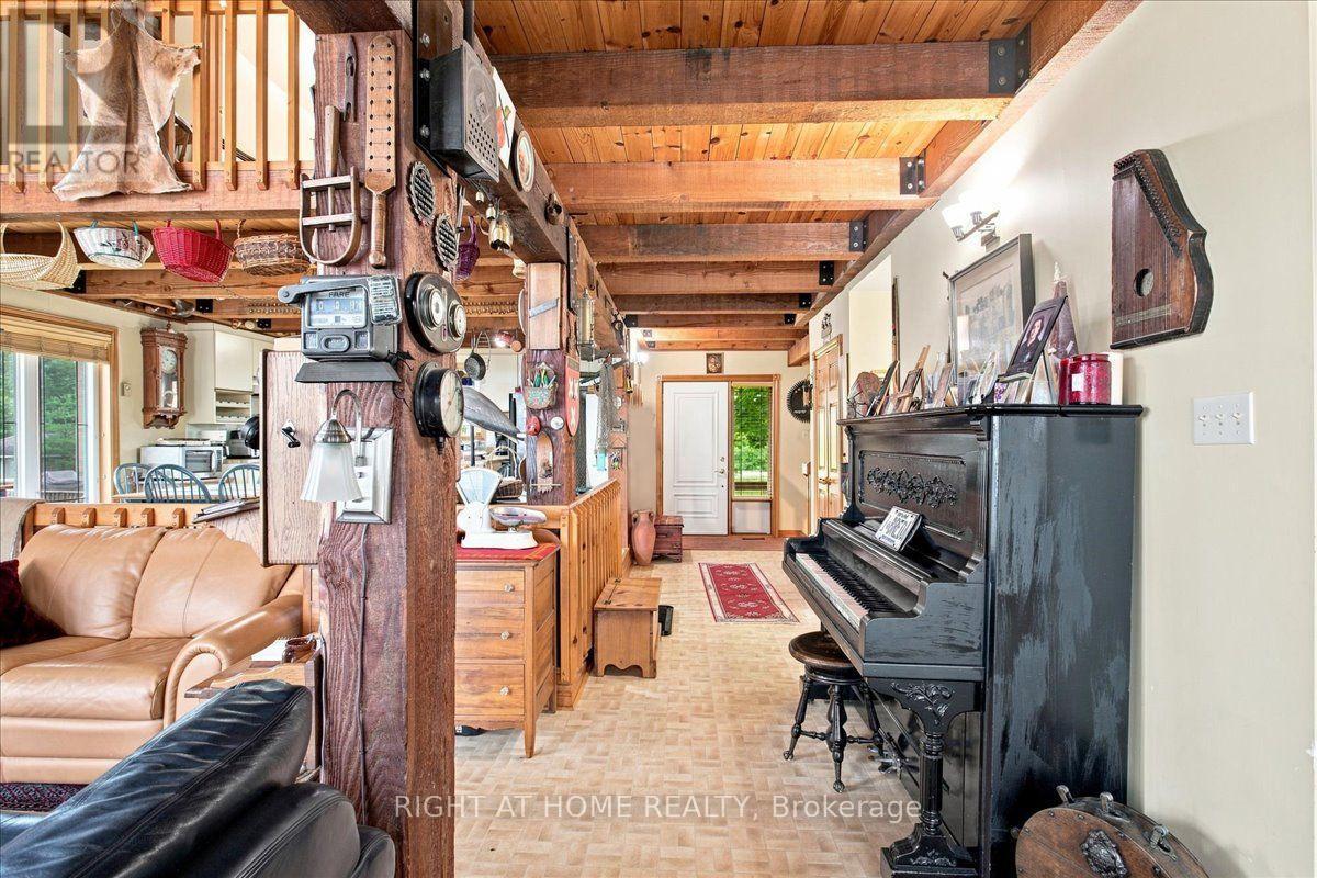 12 James Street, Tiny, ON - Indoor