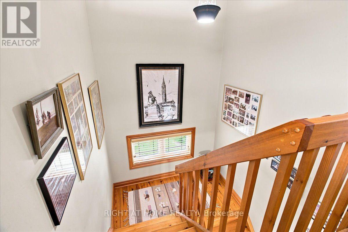 12 James Street, Tiny, ON - Indoor Photo Showing Other Room