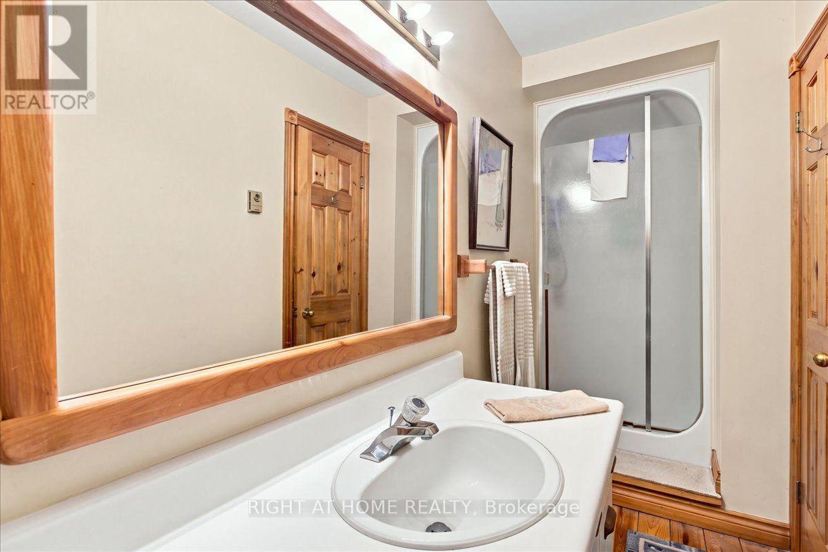 12 James Street, Tiny, ON - Indoor Photo Showing Bathroom