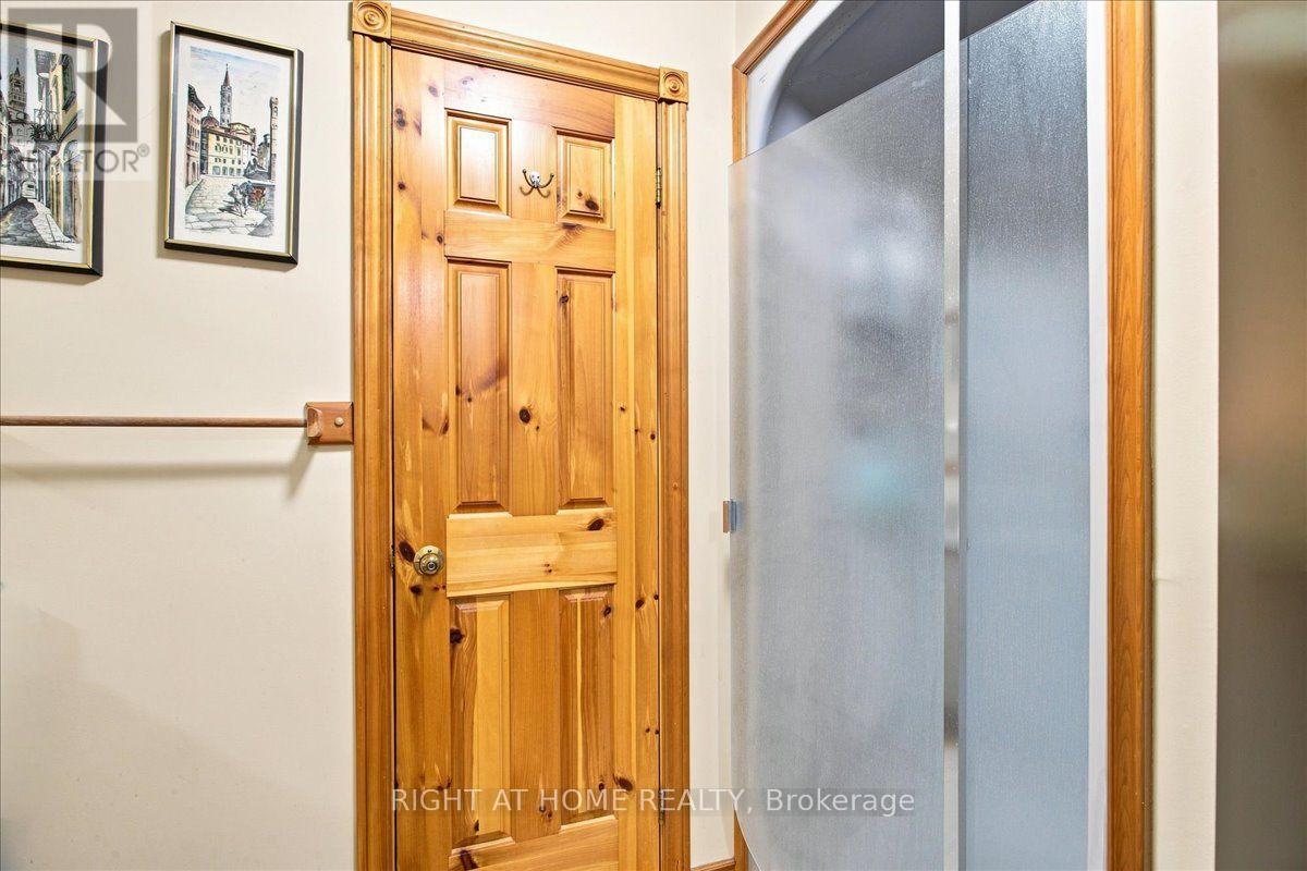 12 James Street, Tiny, ON - Indoor
