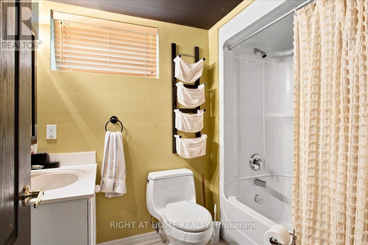 12 James Street, Tiny, ON - Indoor Photo Showing Bathroom