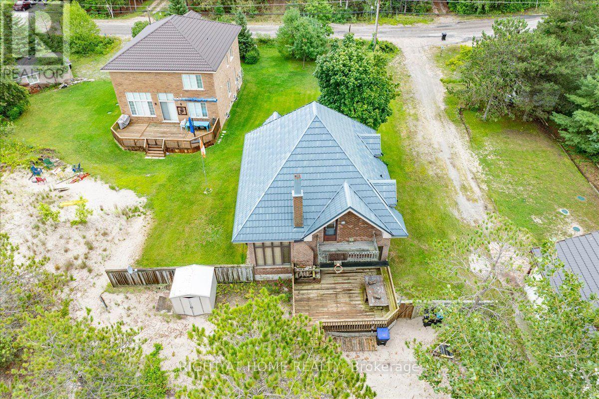 12 James Street, Tiny, ON - Outdoor