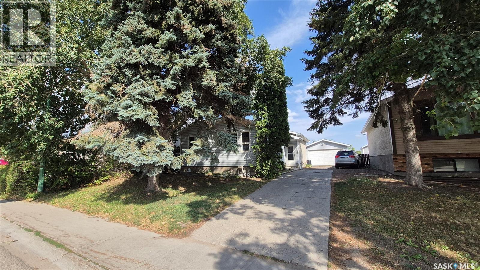 1715 Fleet Street, Regina, SK - Outdoor