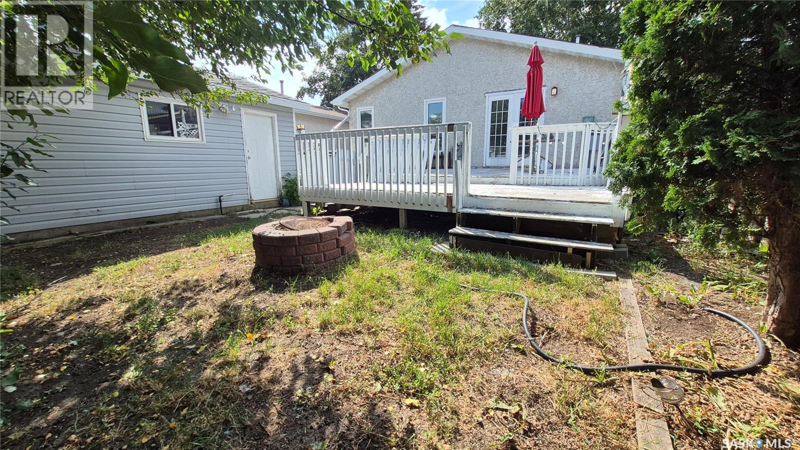 1715 Fleet Street, Regina, SK - Outdoor With Deck Patio Veranda