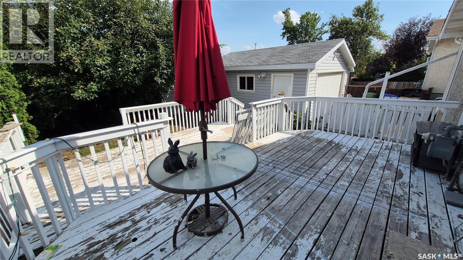 1715 Fleet Street, Regina, SK - Outdoor With Deck Patio Veranda With Exterior