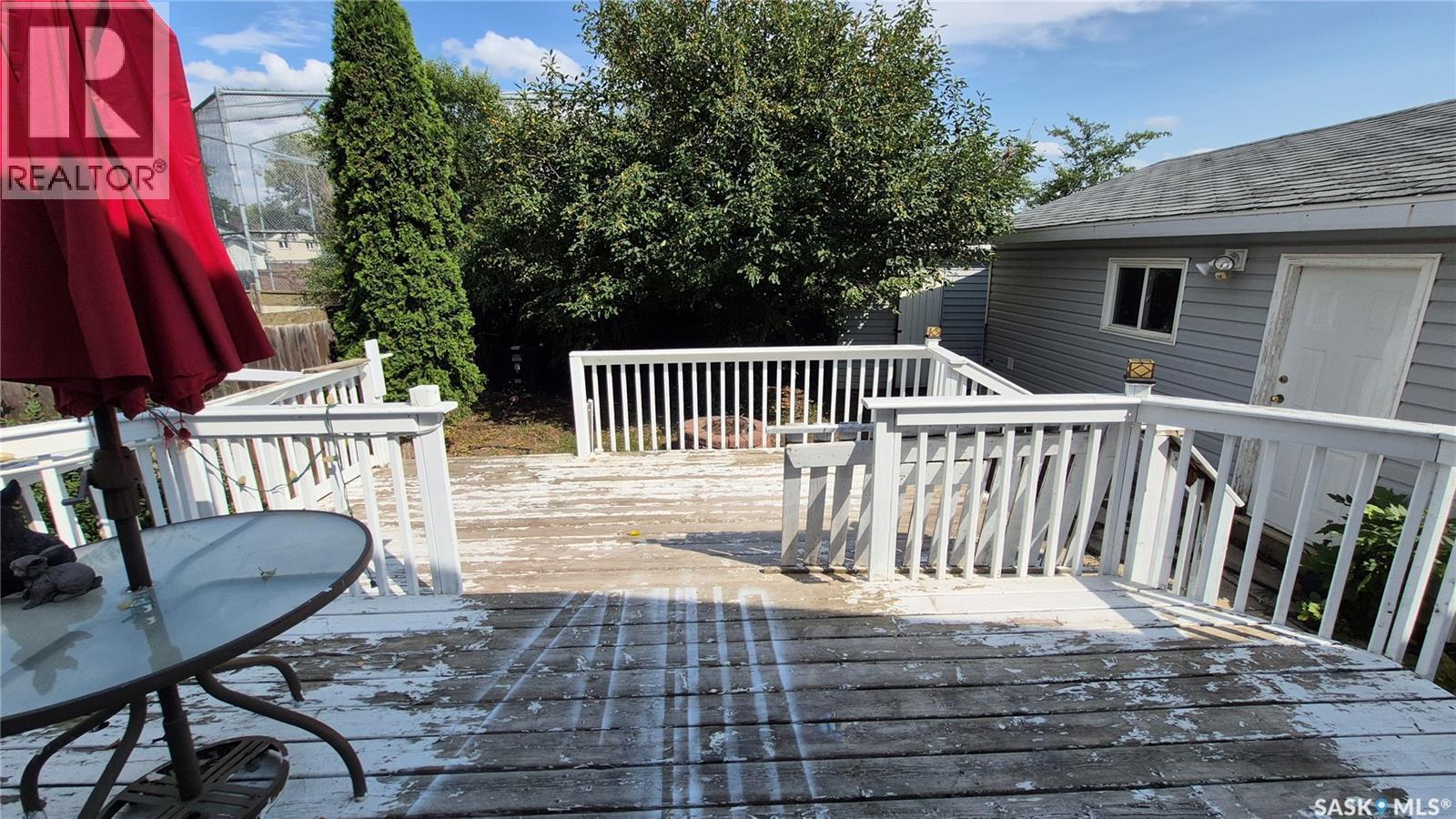 1715 Fleet Street, Regina, SK - Outdoor With Deck Patio Veranda