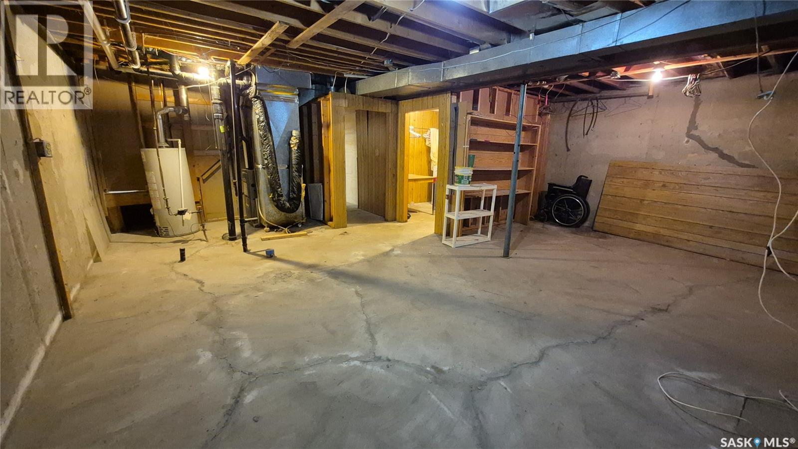 1715 Fleet Street, Regina, SK - Indoor Photo Showing Basement