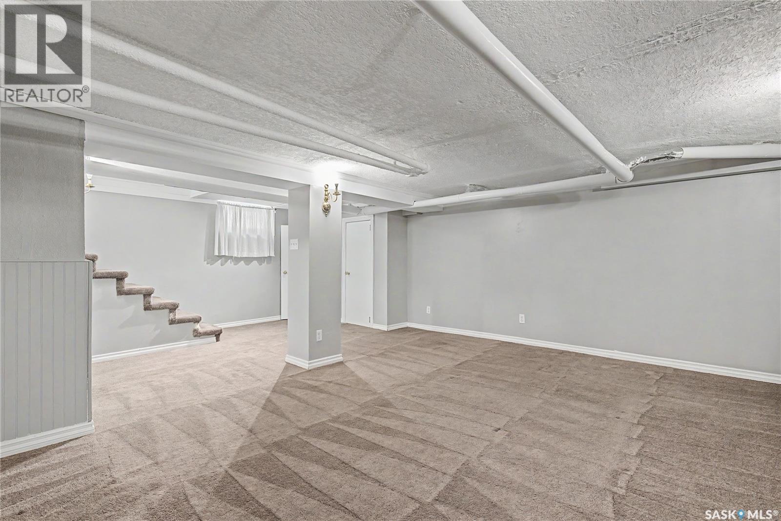 1037 Chestnut Avenue, Moose Jaw, SK - Indoor