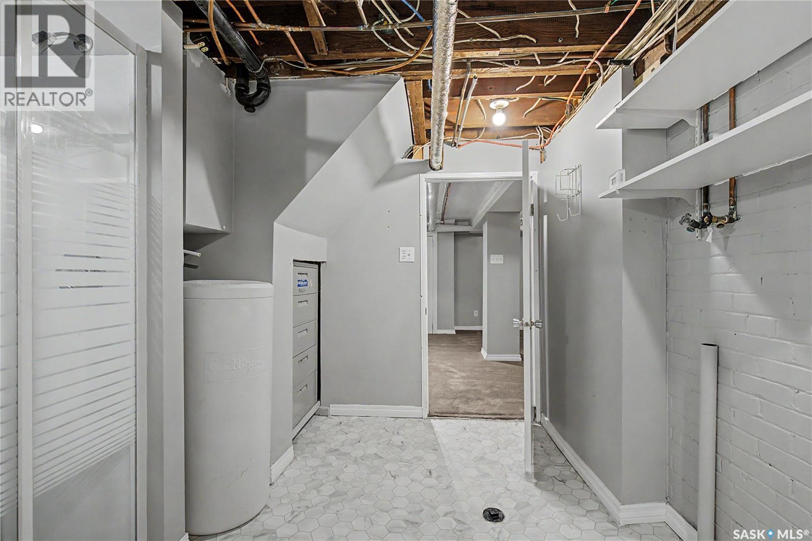 1037 Chestnut Avenue, Moose Jaw, SK - Indoor Photo Showing Basement