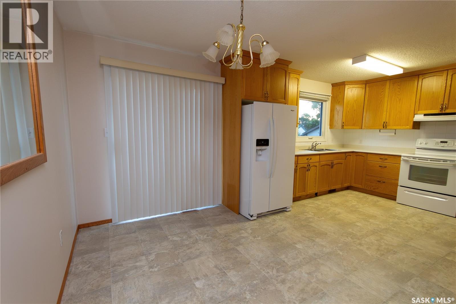 141 19Th Street, Battleford, SK - Indoor Photo Showing Kitchen