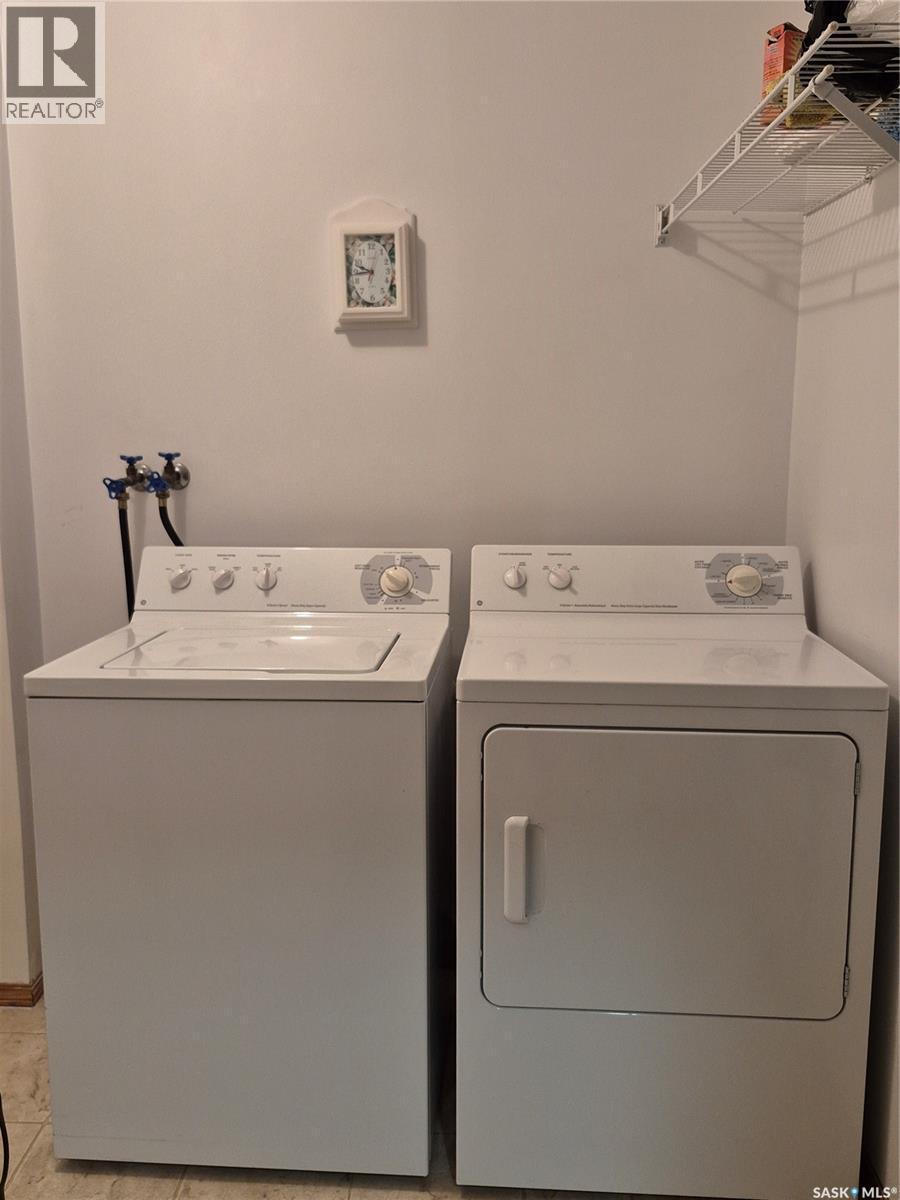 102 3220 33Rd Street W, Saskatoon, SK - Indoor Photo Showing Laundry Room