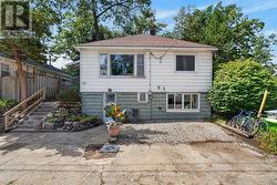 13 WARWICK AVENUE Lambton Shores (Grand Bend), ON N0M 1T0