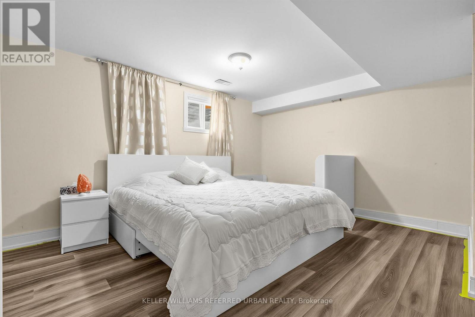 7 Chipstead Road, Toronto, ON - Indoor Photo Showing Bedroom
