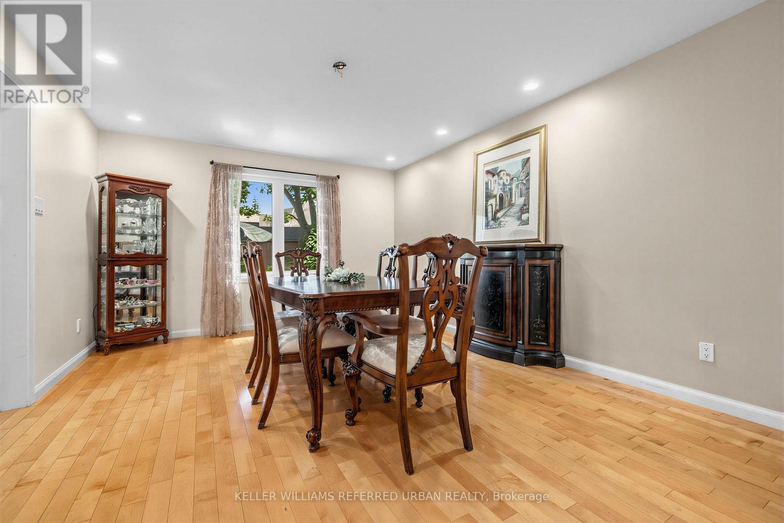 7 Chipstead Road, Toronto, ON - Indoor Photo Showing Dining Room