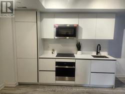 704 - 327 KING STREET W Toronto, ON M5V 0W7