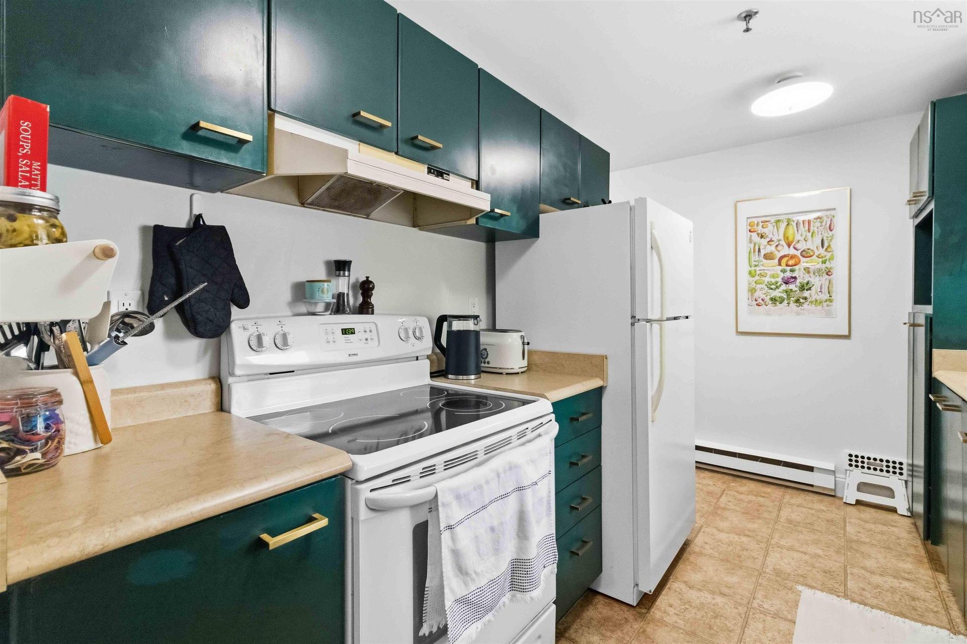 1 5444 Victoria Road, Halifax, NS - Indoor Photo Showing Kitchen