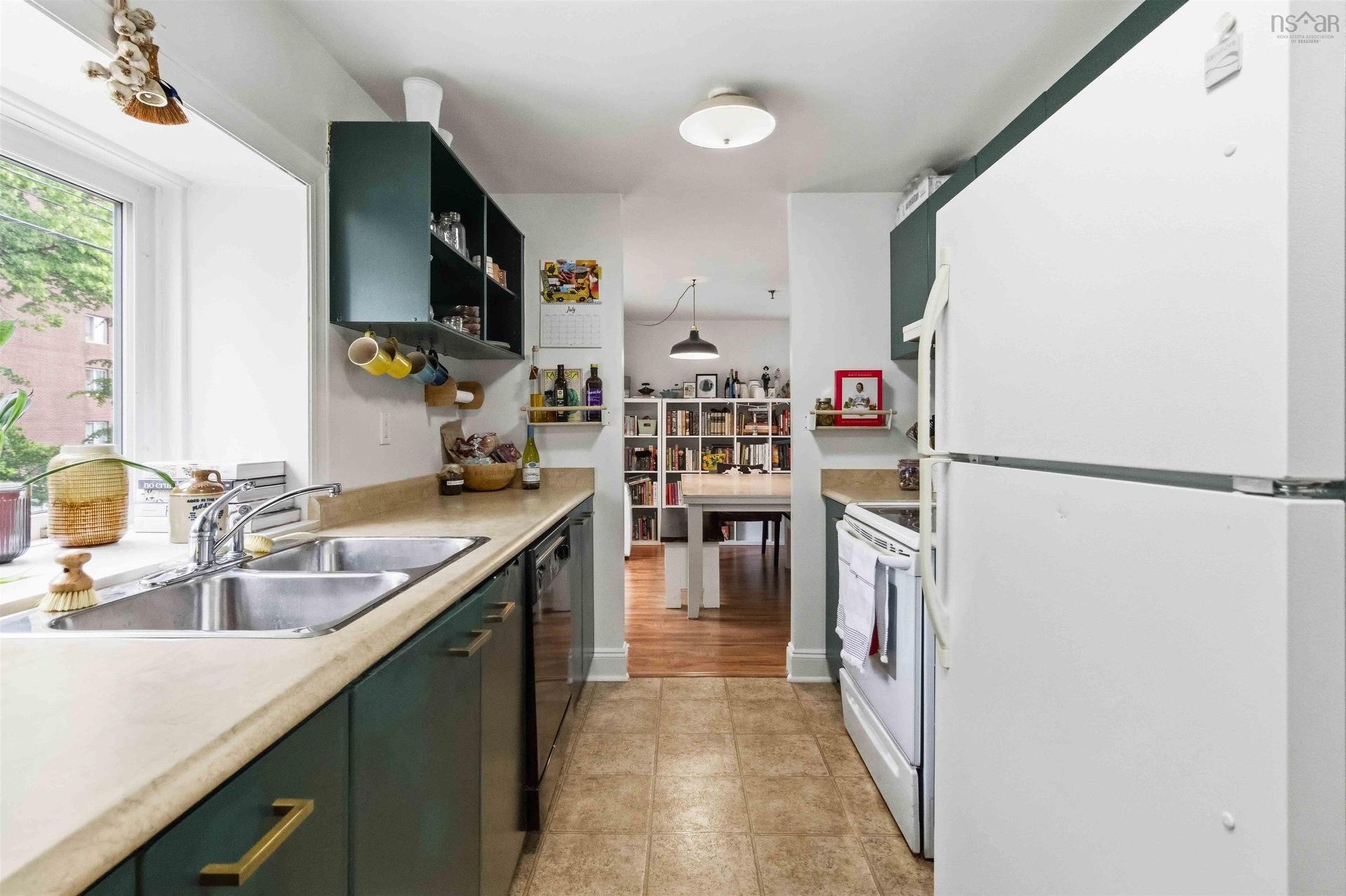 1 5444 Victoria Road, Halifax, NS - Indoor Photo Showing Kitchen With Double Sink
