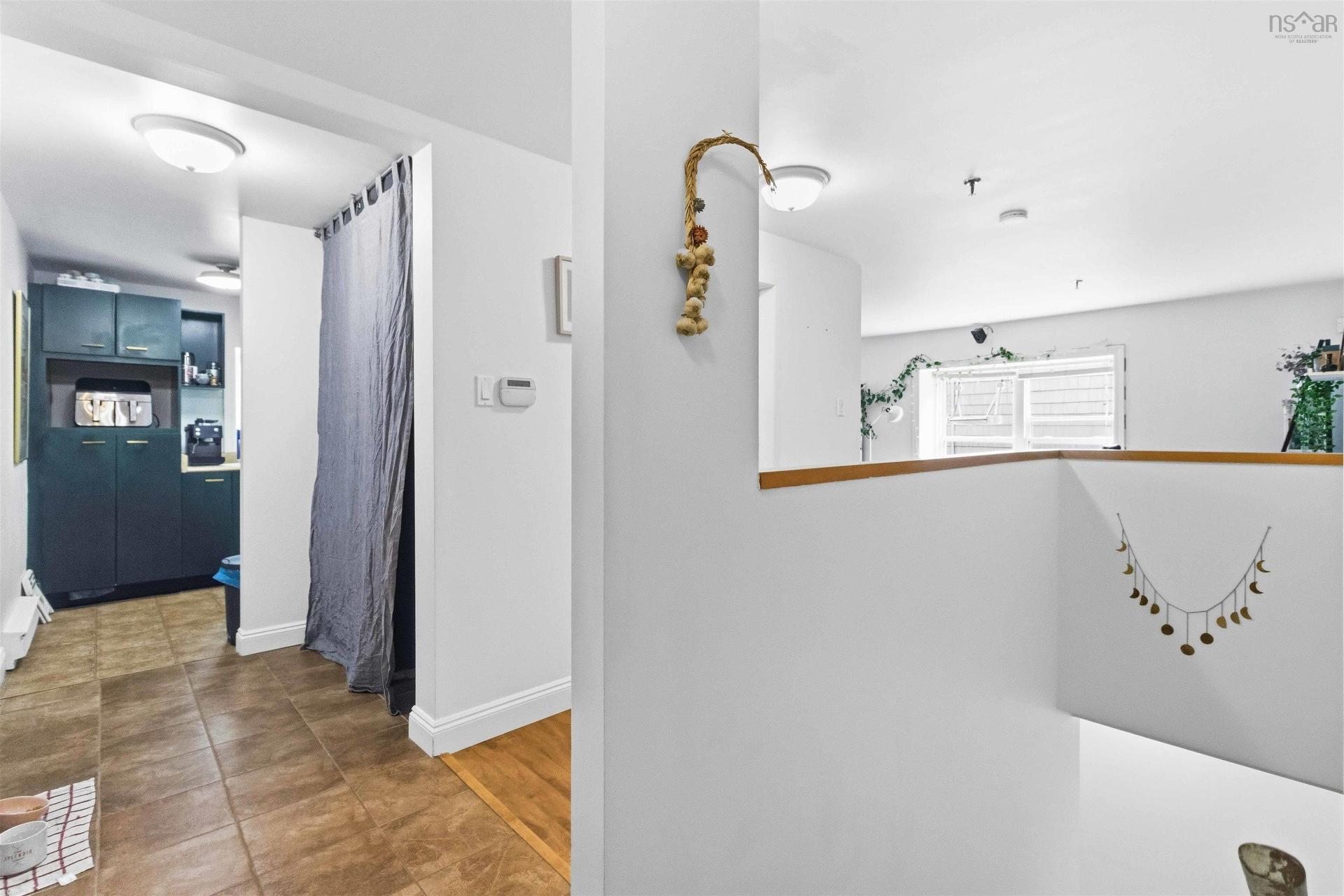 1 5444 Victoria Road, Halifax, NS - Indoor