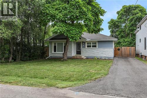 6 LINCOLN Avenue  Grimsby, ON L3M 1Y4