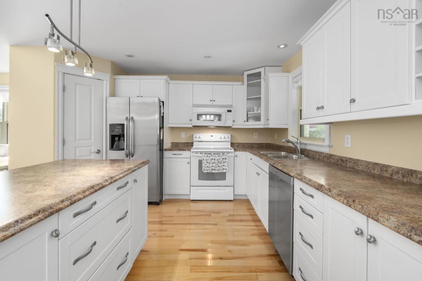 31 Sagewood Lane, Halifax, NS - Indoor Photo Showing Kitchen With Double Sink