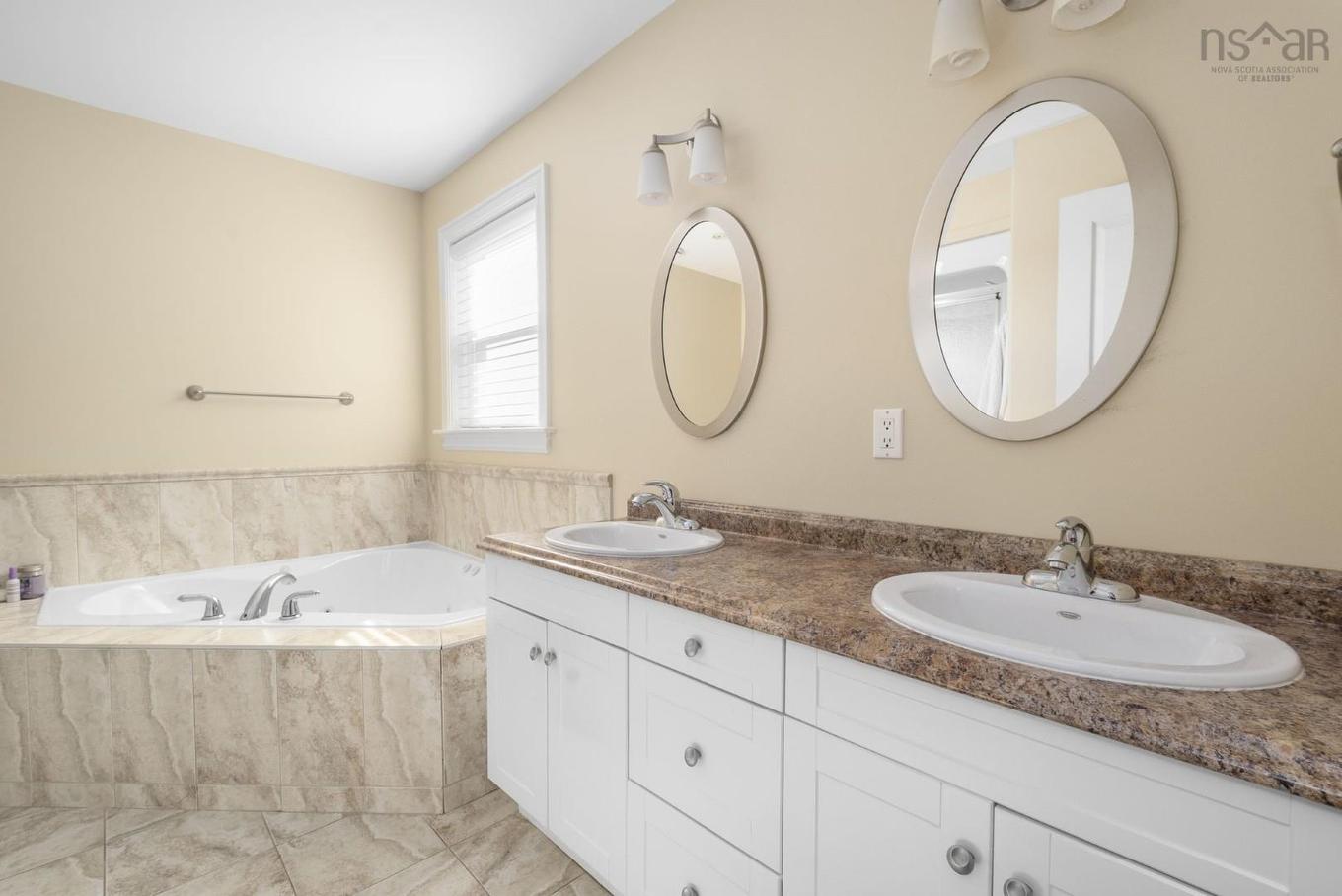31 Sagewood Lane, Halifax, NS - Indoor Photo Showing Bathroom