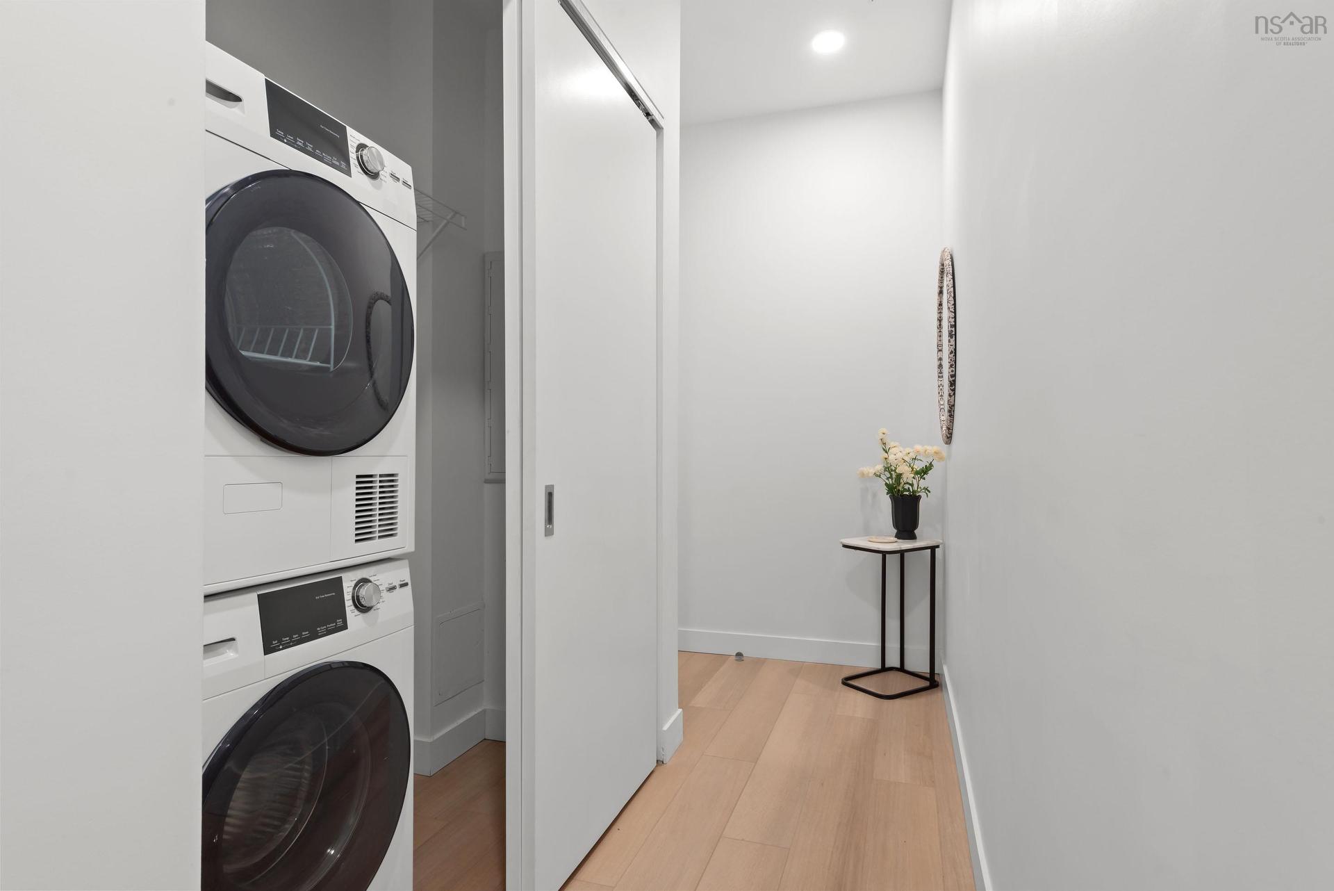 208 5511 Bilby St Street, Halifax, NS - Indoor Photo Showing Laundry Room
