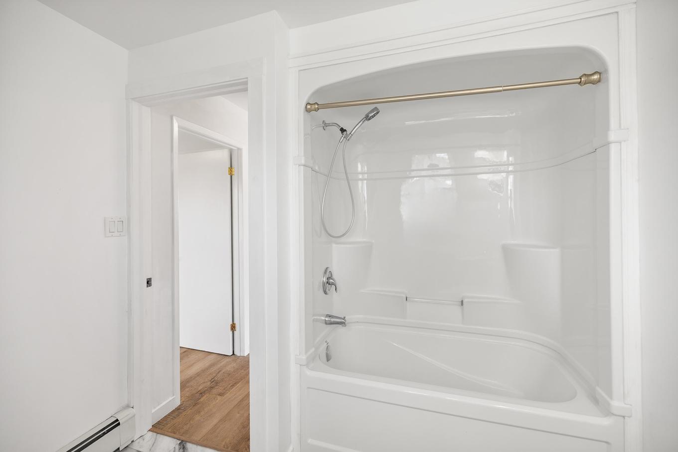 50 Andrews Court, Charlottetown, PE - Indoor Photo Showing Bathroom