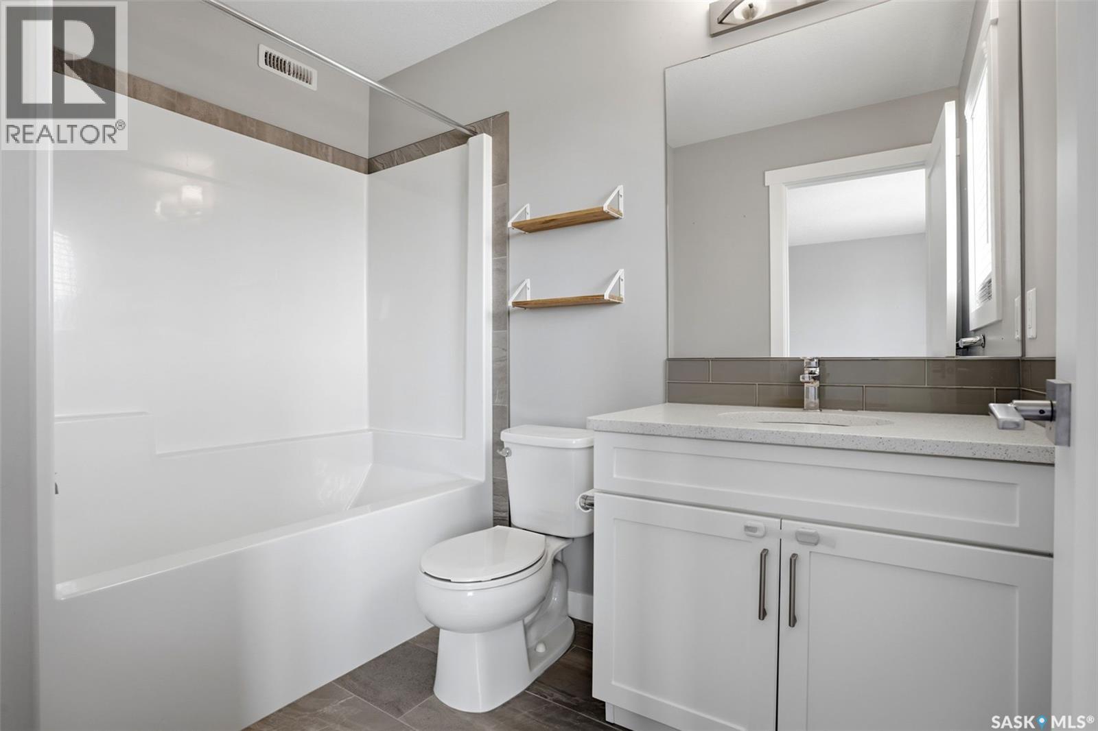1760 Mustard Street, Regina, SK - Indoor Photo Showing Bathroom