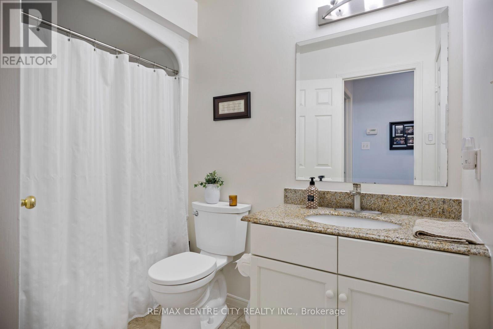 52 Donker Drive, St. Thomas, ON - Indoor Photo Showing Bathroom