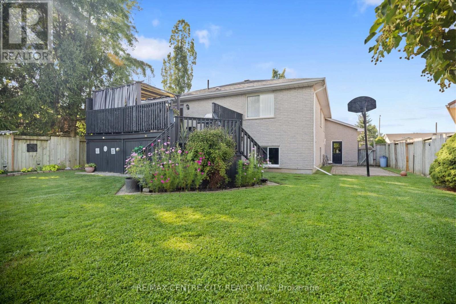 52 Donker Drive, St. Thomas, ON - Outdoor With Backyard