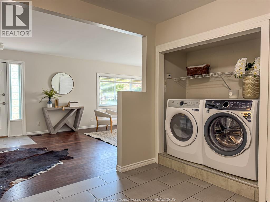 2529 Alexis, Windsor, ON - Indoor Photo Showing Laundry Room