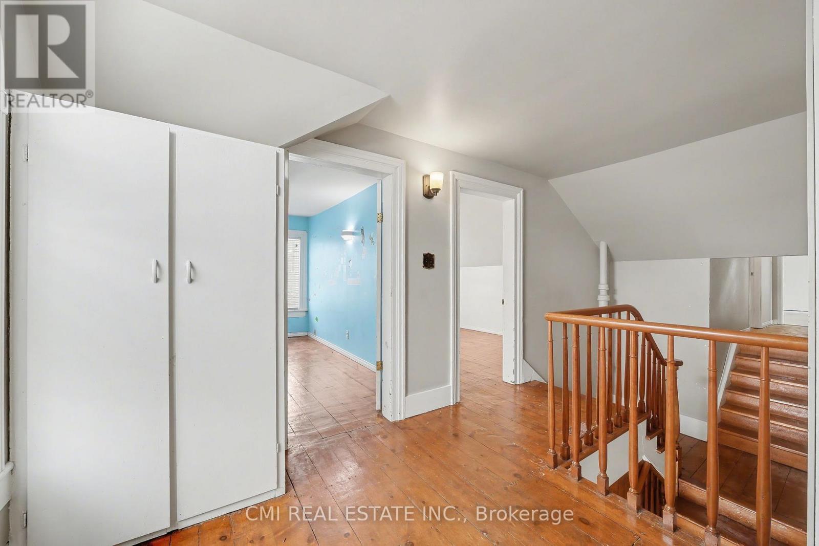 76 Main Street E, Mapleton, ON - Indoor Photo Showing Other Room