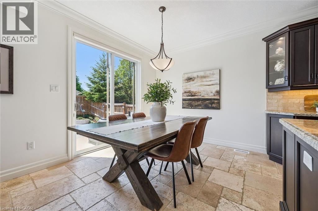 828 Copper Ridge Drive, Waterloo, ON - Indoor Photo Showing Dining Room